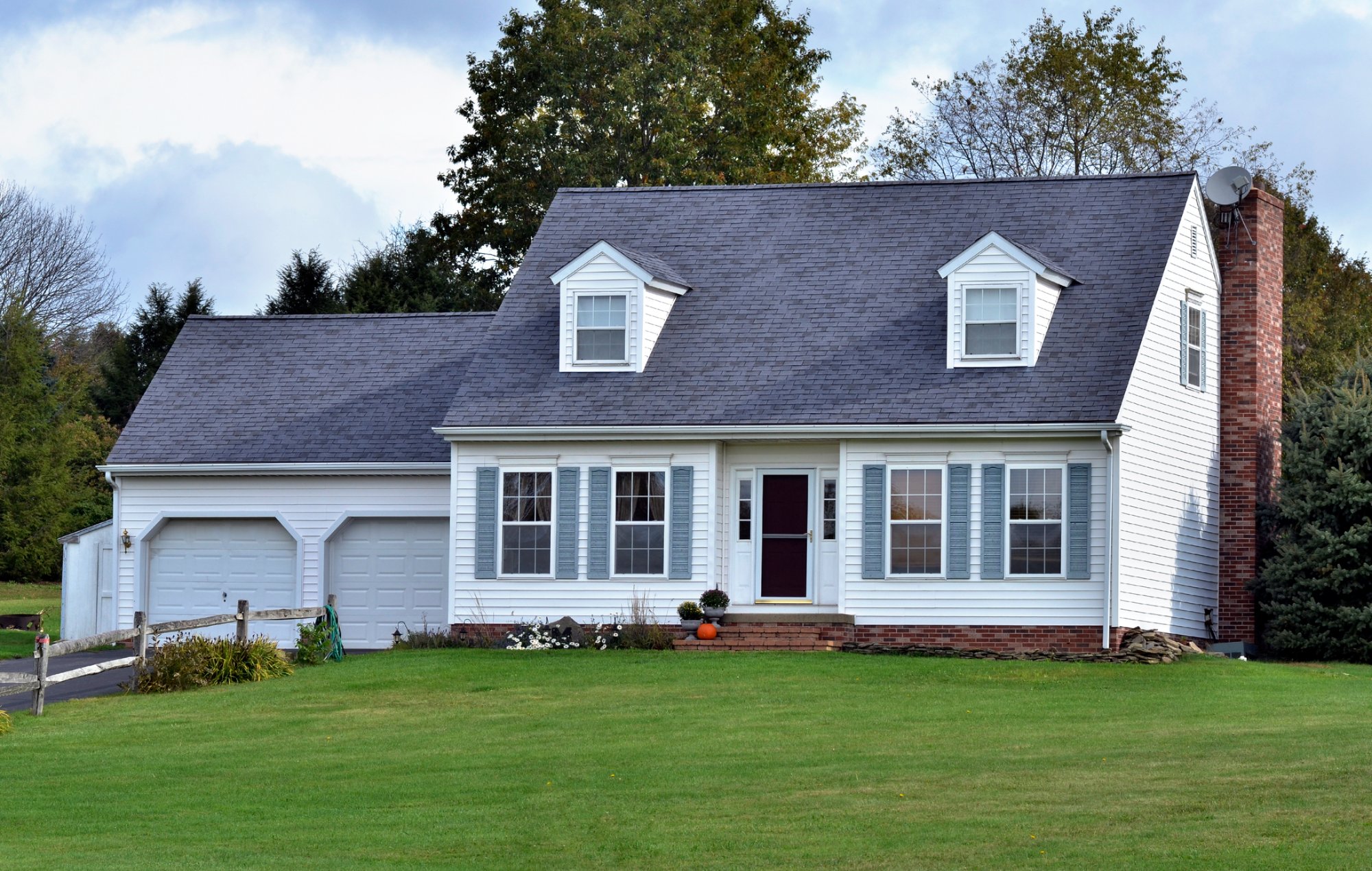 Vermont residential roofing contractor — asphalt shingle roof replacement
