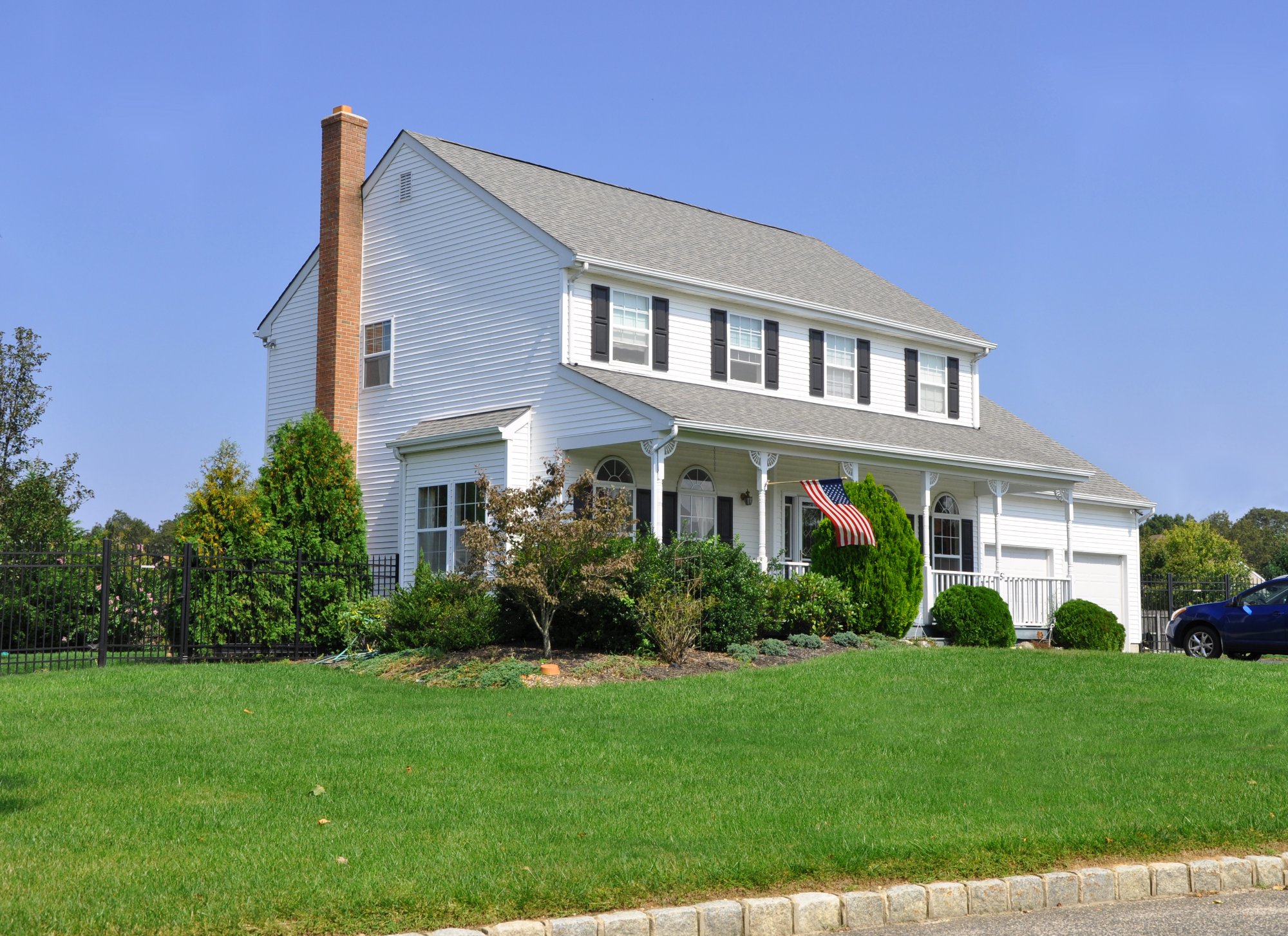 Vermont residential siding contractor — Hardie LP SmartSide vinyl cedar